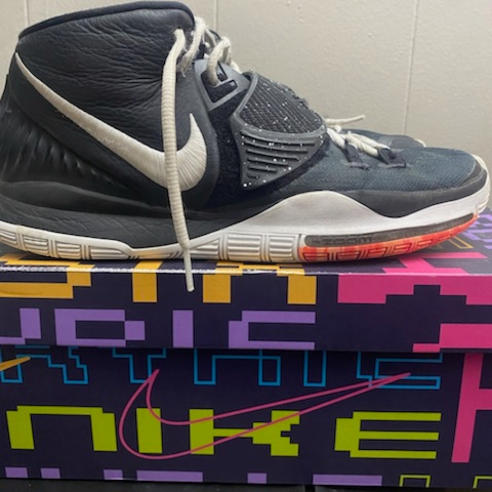 Nike Kyrie 7's